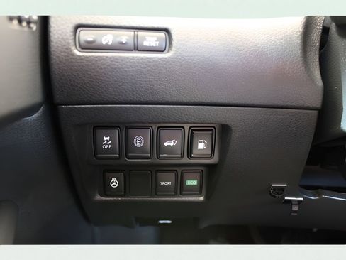Used 2018 Nissan Rogue SL image 13