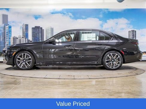 Used 2025 BMW 750e xDrive w/ Premium Package AWD/4WD image 6