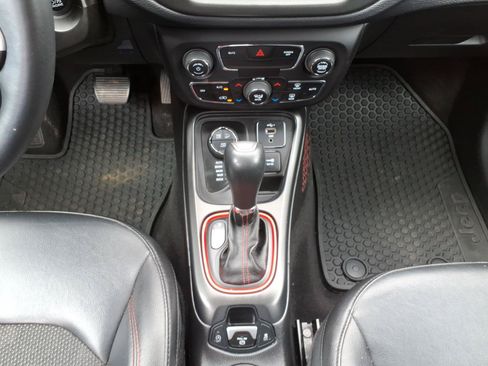 Used 2019 Jeep Compass Trailhawk AWD/4WD image 17
