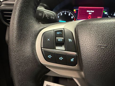 Used 2024 Ford Explorer XLT AWD/4WD image 14