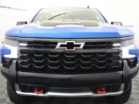 Used 2022 Chevrolet Silverado 1500 ZR2 w/ Technology Package image 13