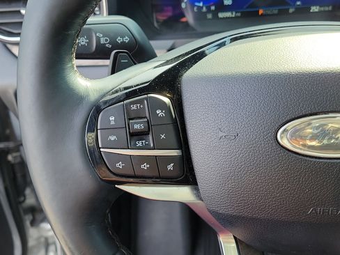 Certified 2021 Ford Explorer Platinum w/ Equipment Group 601A image 26