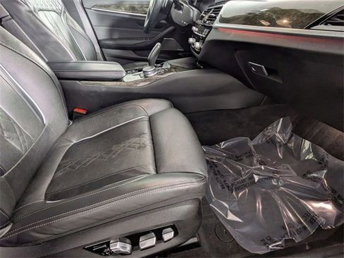 Used 2021 BMW 540i xDrive w/ Premium Package image 33