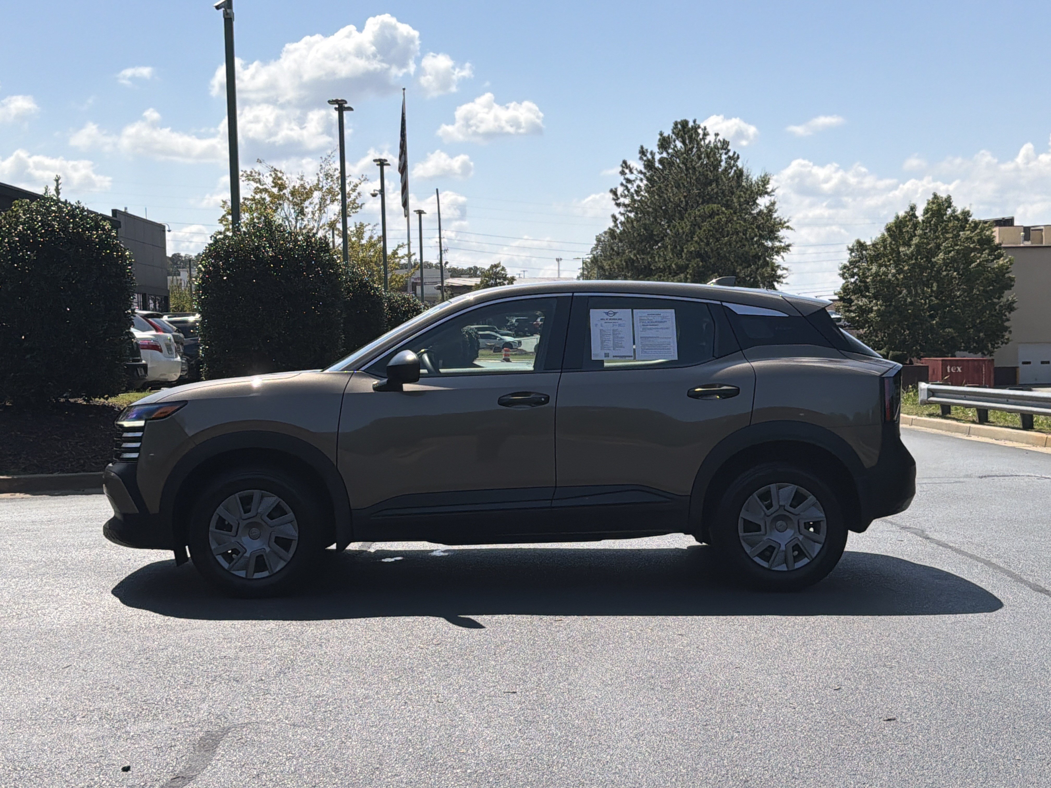 Used 2025 Nissan Kicks S FWD image 13