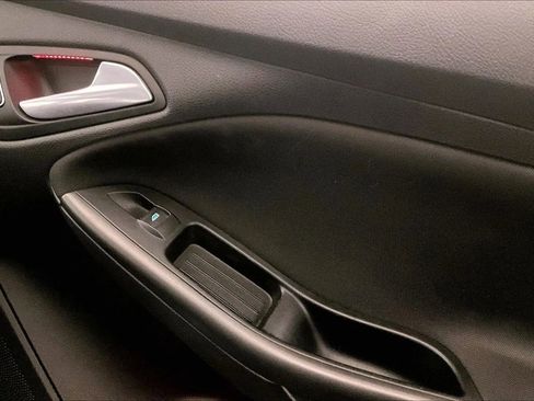 Used 2017 Ford Focus SEL w/ Cold Weather Package image 23