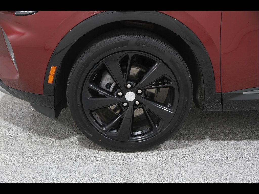 Used 2021 Buick Envision Essence w/ Sport Touring Package FWD image 23