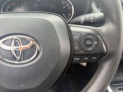 Certified 2024 Toyota RAV4 LE AWD/4WD image 19