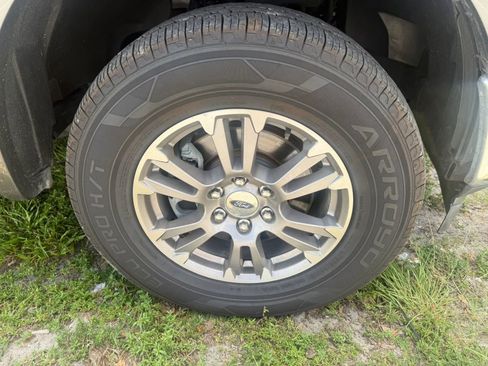 Used 2020 Ford F150 Lariat AWD/4WD image 3