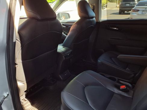 Certified 2025 Toyota Highlander XLE AWD/4WD image 19
