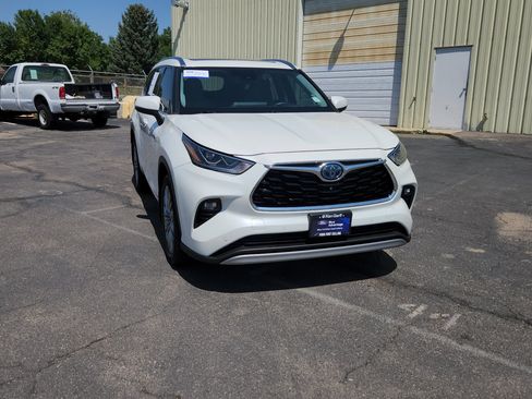 Used 2021 Toyota Highlander Platinum AWD/4WD image 13