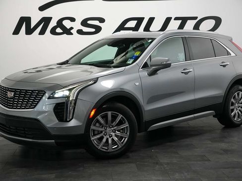 Used 2023 Cadillac XT4 Premium Luxury FWD image 2