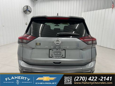 Used 2025 Nissan Rogue SV FWD image 4