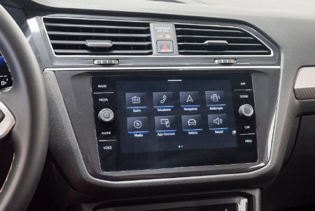 Used 2023 Volkswagen Tiguan SE FWD image 18