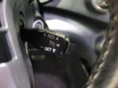 Used 2012 Toyota Highlander 4WD image 30