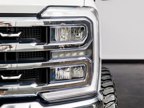Used 2026 Ford F250 Lariat AWD/4WD image 5
