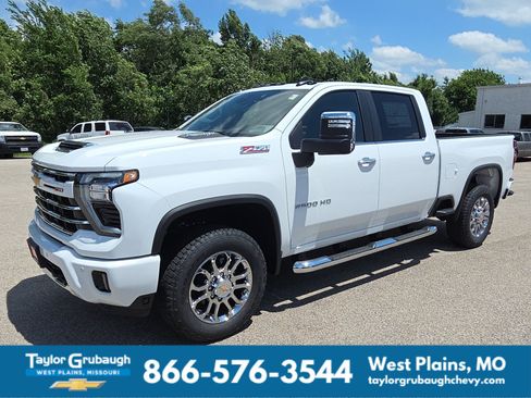 New 2026 Chevrolet Silverado 2500 LT w/ Z71 Chrome Sport Edition AWD/4WD image 4