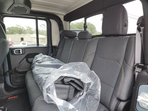 New 2026 Jeep Gladiator Sport image 15