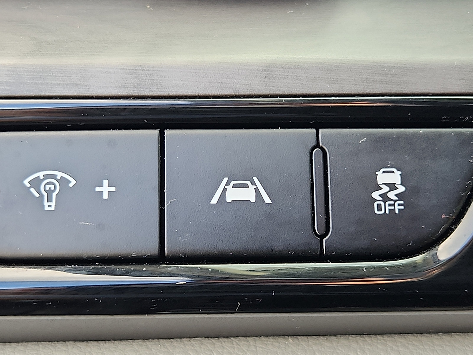 Certified 2024 Kia Carnival EX FWD image 28