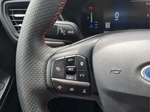Certified 2024 Ford Escape ST-Line w/ Tech Pack #1 AWD/4WD image 19
