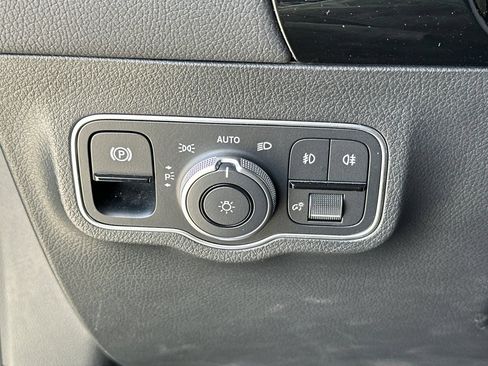 Certified 2023 Mercedes-Benz GLA 250 w/ Premium Package image 36