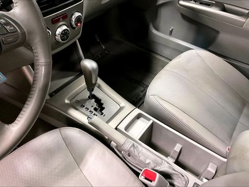 Used 2010 Subaru Forester 2.5X Limited AWD/4WD image 16