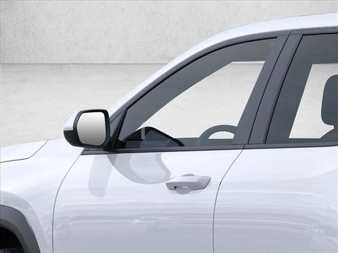 New 2026 Chevrolet Equinox LT FWD image 12