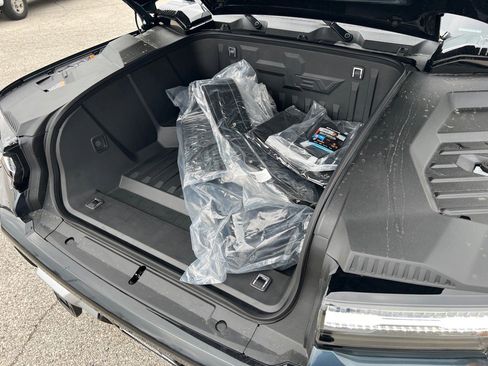 New 2025 GMC Hummer EV 2X image 30