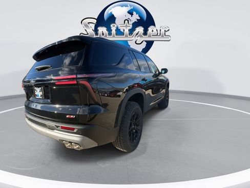 New 2026 Chevrolet Traverse Z71 w/ Enhanced Driving Package image 8