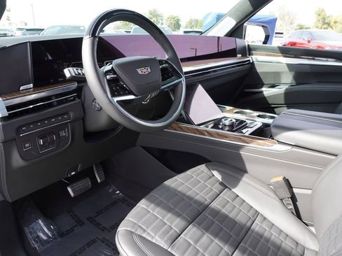 Certified 2025 Cadillac Escalade Sport Platinum w/ LPO, ONYX Package image 18