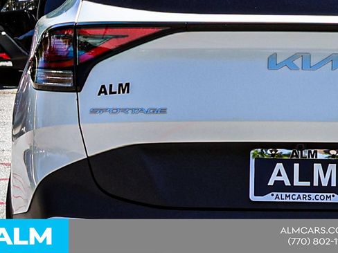 Used 2025 Kia Sportage LX FWD image 13