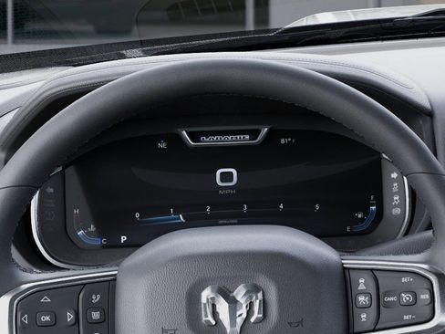 New 2025 RAM 2500 Laramie AWD/4WD image 17