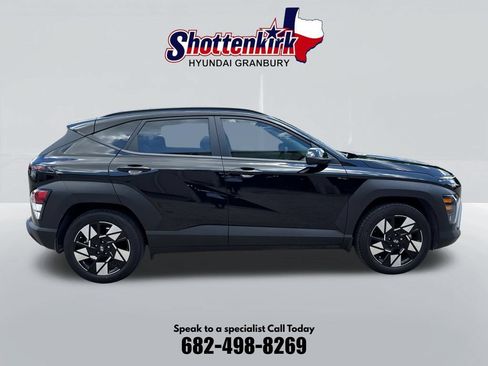 Used 2025 Hyundai Kona SEL FWD image 5