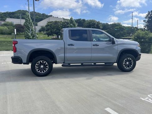 Used 2025 Chevrolet Silverado 1500 ZR2 w/ Technology Package AWD/4WD image 6