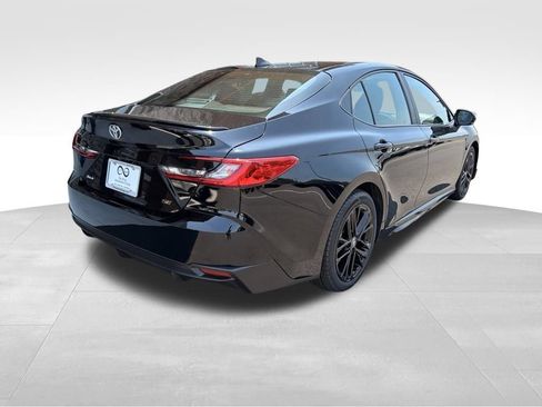 Used 2025 Toyota Camry SE FWD image 7