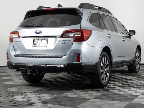 Used 2017 Subaru Outback 3.6R Limited image 7