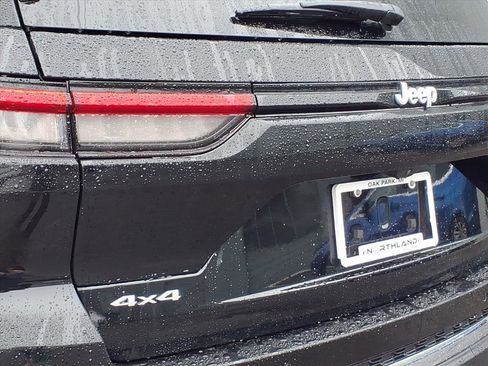 Used 2025 Jeep Grand Cherokee Limited image 76