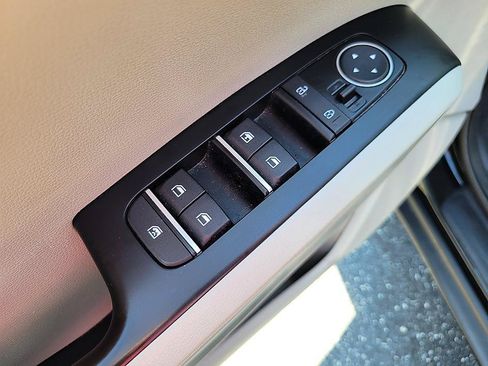Used 2023 Kia Soul LX w/ LX Technology Package FWD image 11