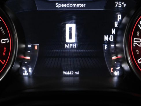 Used 2015 Dodge Challenger SXT image 16