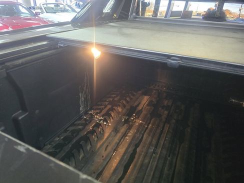 Used 2009 Cadillac Escalade EXT image 31