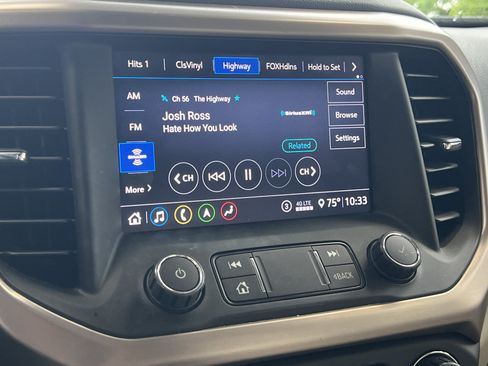 Used 2020 GMC Acadia Denali w/ Technology Package FWD image 25