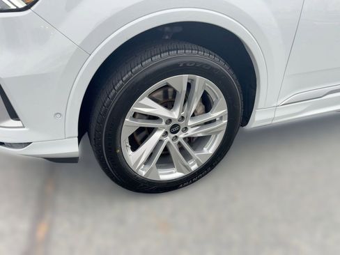Used 2024 Audi Q7 3.0T Premium Plus image 11