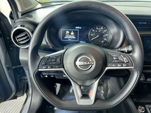 Used 2022 Nissan Kicks SV image 15
