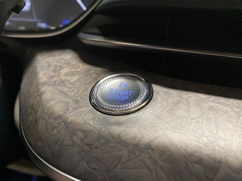 Used 2024 Genesis G80 image 39