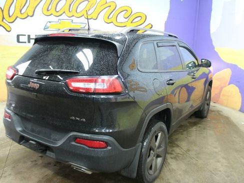 Used 2016 Jeep Cherokee Latitude AWD/4WD image 5