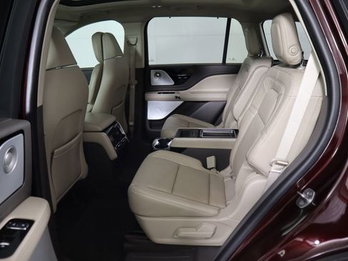 Used 2020 Lincoln Aviator Reserve w/ Equipment Group 202A image 22