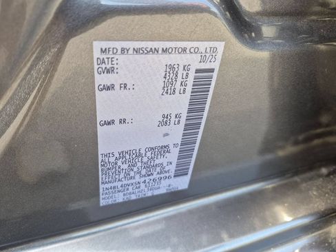 Used 2025 Nissan Altima 2.5 SV FWD image 35