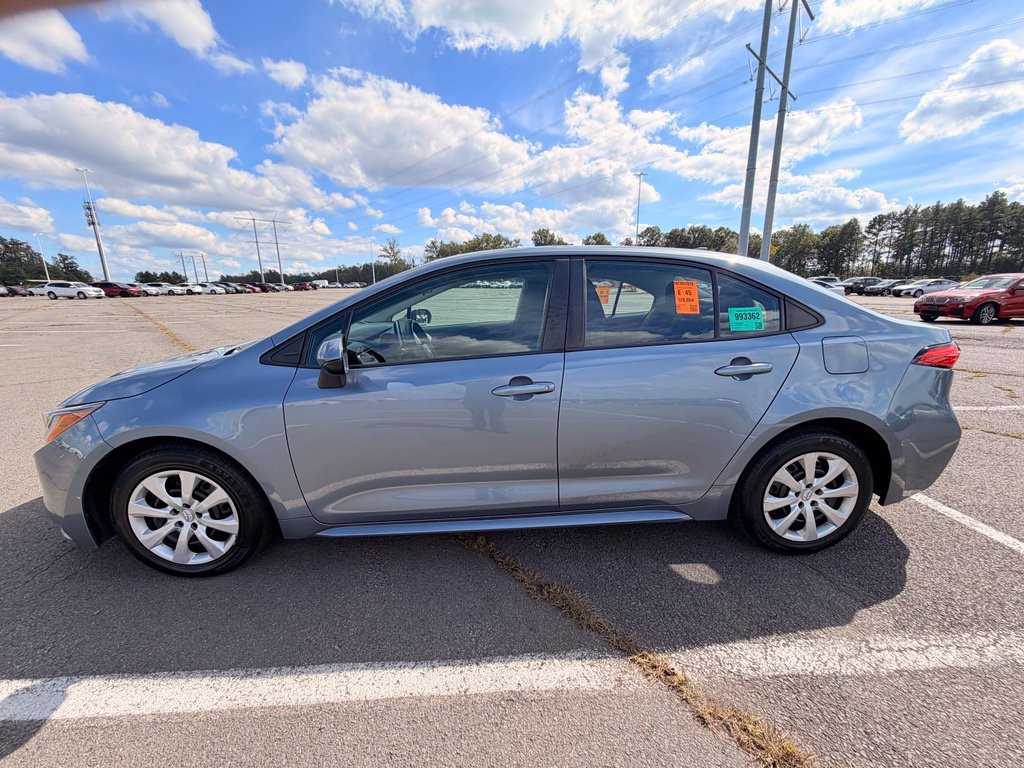 Used 2020 Toyota Corolla LE FWD image 5