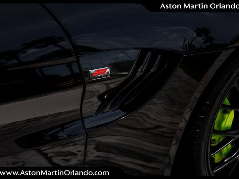 Used 2023 Aston Martin V8 Vantage Coupe RWD image 28