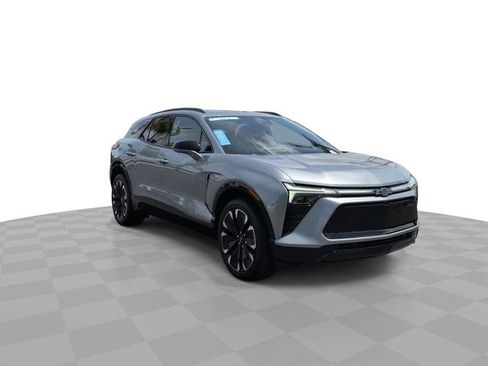 Used 2025 Chevrolet Blazer EV RS AWD/4WD image 2