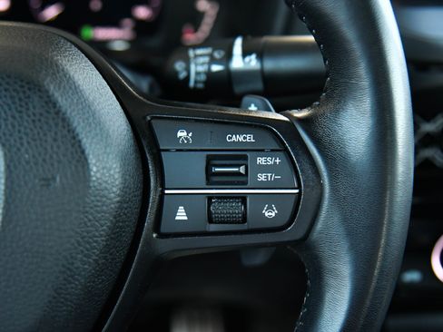 Used 2025 Honda Accord Sport image 32